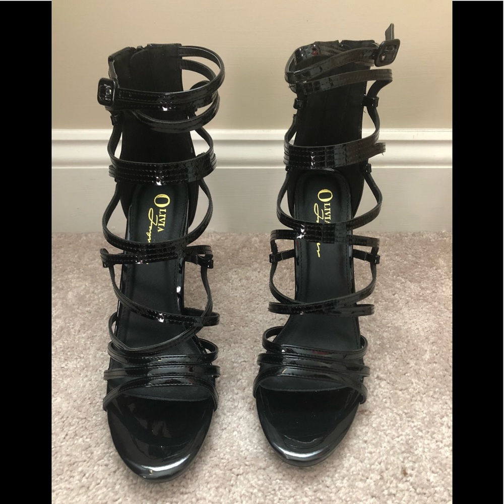 Black faux patent leather pumps